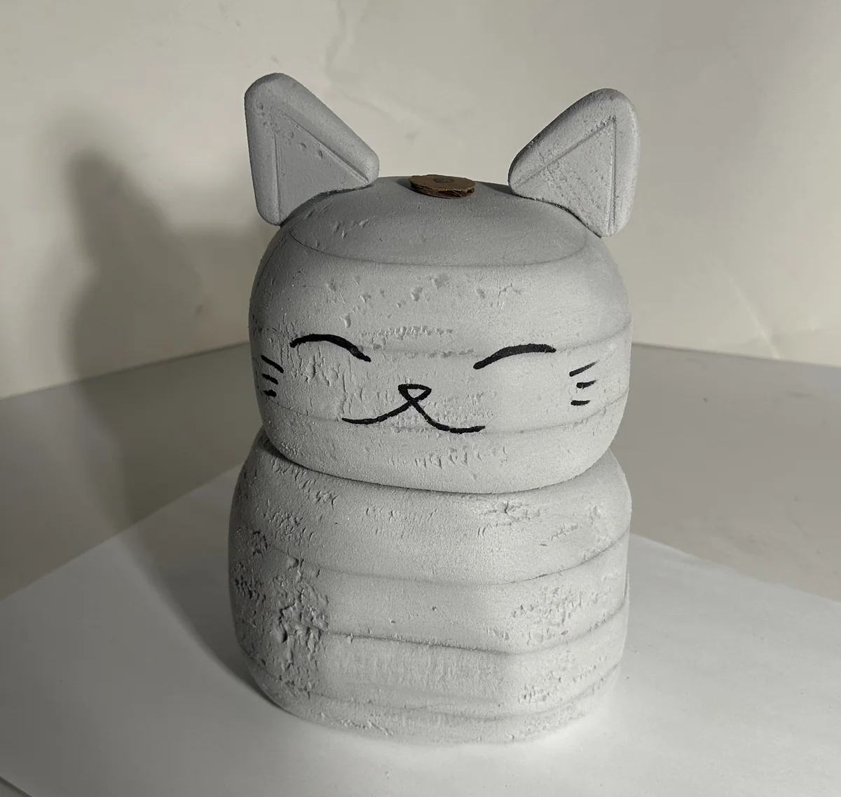 Early 3D printed cat form